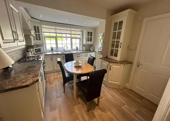 Проживание в семье Perola's House *